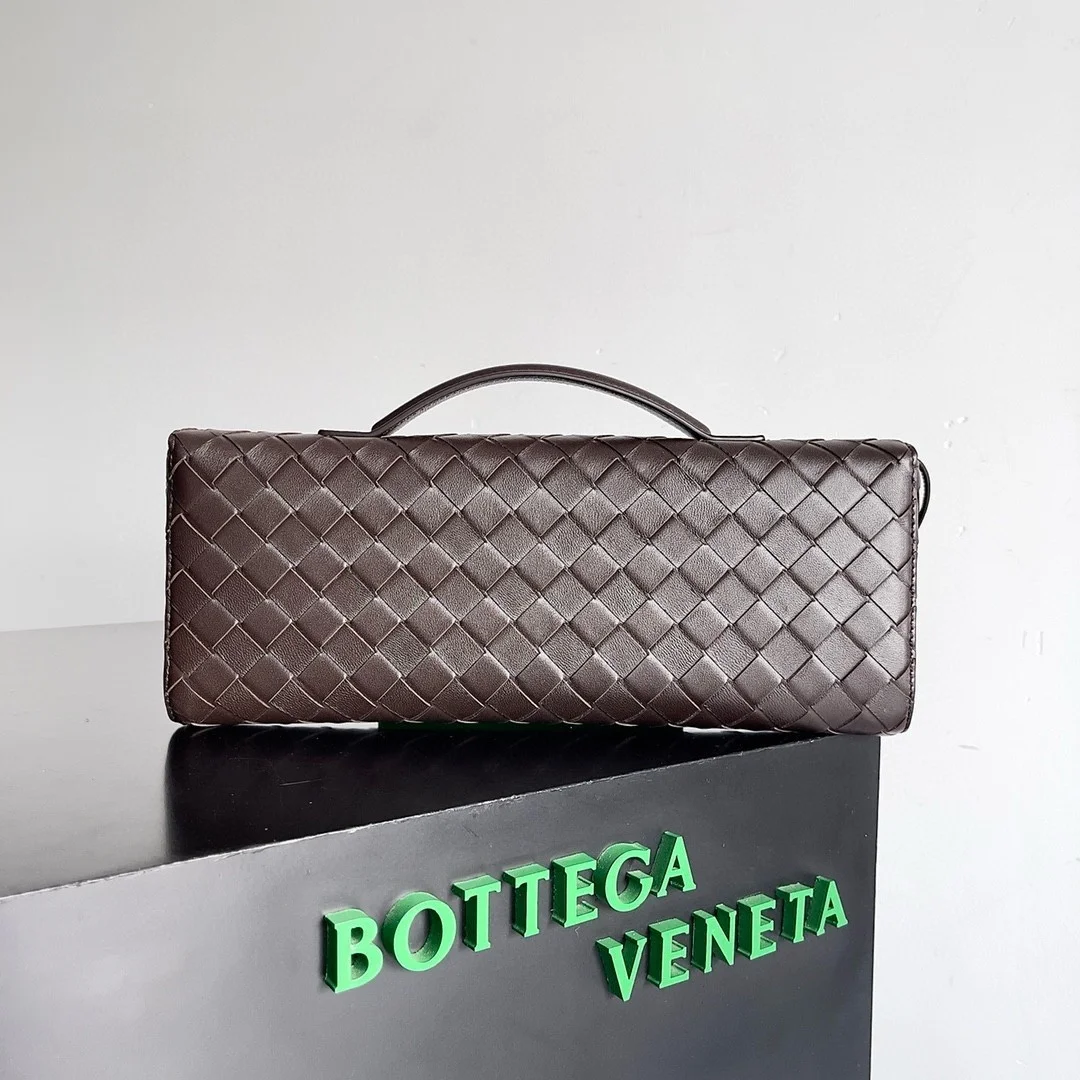 Bottega Veneta Andiamo Clutch with Handle in Fondant Intrecciato Lambskin product view 7