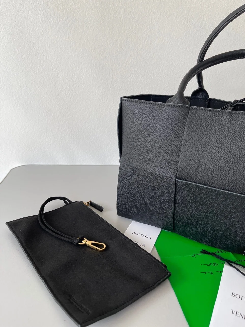 Bottega Veneta Arco Medium Tote In Black Intrecciato Calfskin product view 4