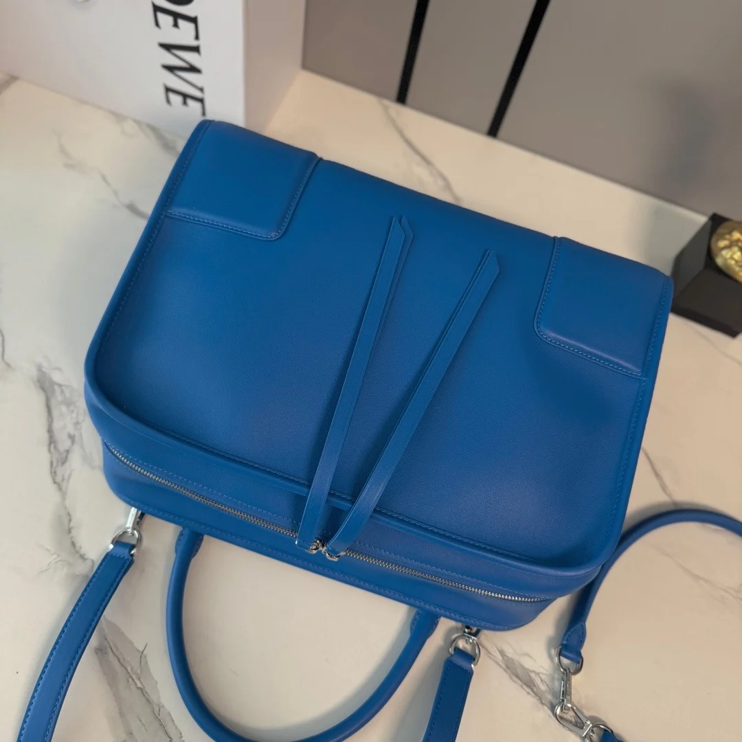 Loewe Amazona 180 Mdeium Bag — Blue product view 6