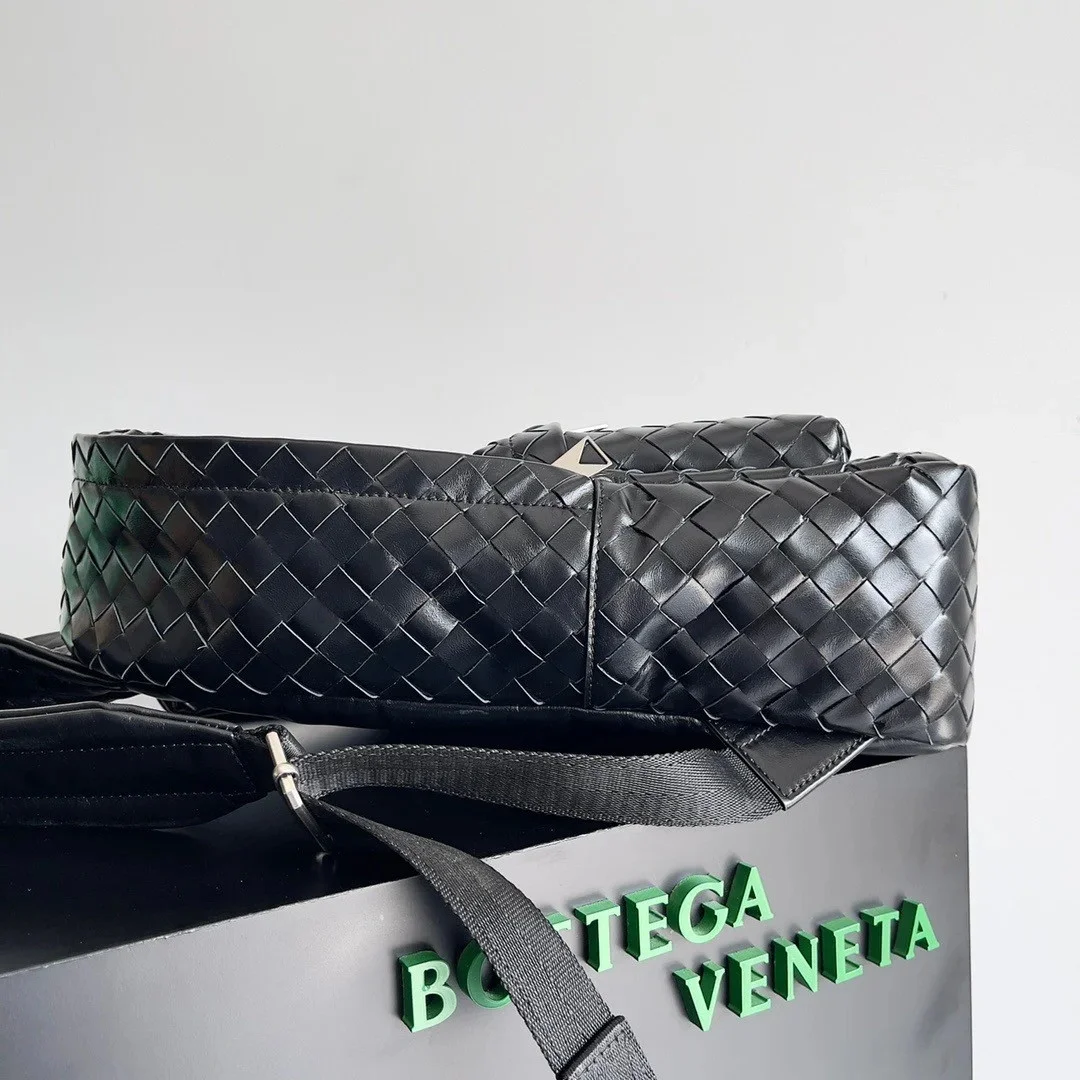 Bottega Veneta Small Backpack In Black Intrecciato Calfskin product view 6