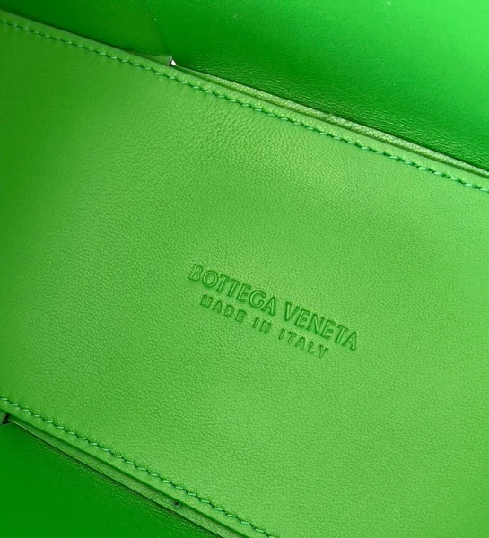 Bottega Veneta Arco Medium Tote In Green Intrecciato Lambskin product view 7