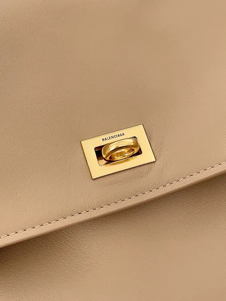Balenciaga Rodeo Large Bag in Latte Calfskin product view 9