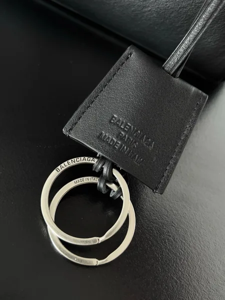 Balenciaga Rodeo Medium Bag in Noir Calfskin product view 3