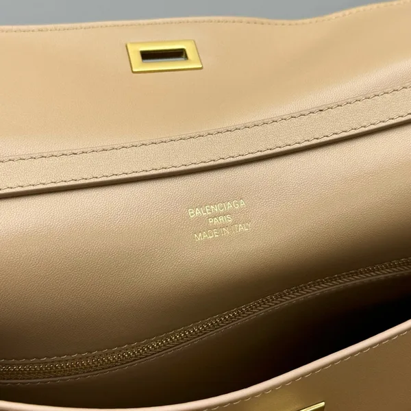 Balenciaga Rodeo Medium Bag in Latte Calfskin product view 8