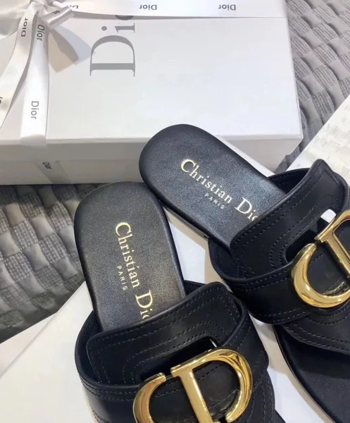 Dior 30 Montaigne Thong Flats In Black Calfskin product view 8
