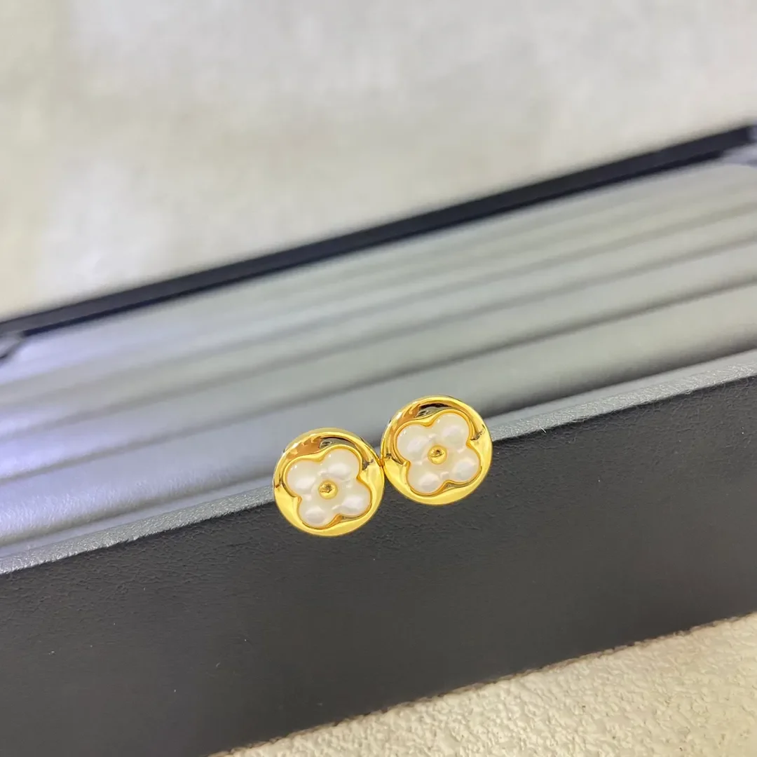 Louis Vuitton Sun Blossom Pearlescent Stud Earrings Gold-Tone product view 1