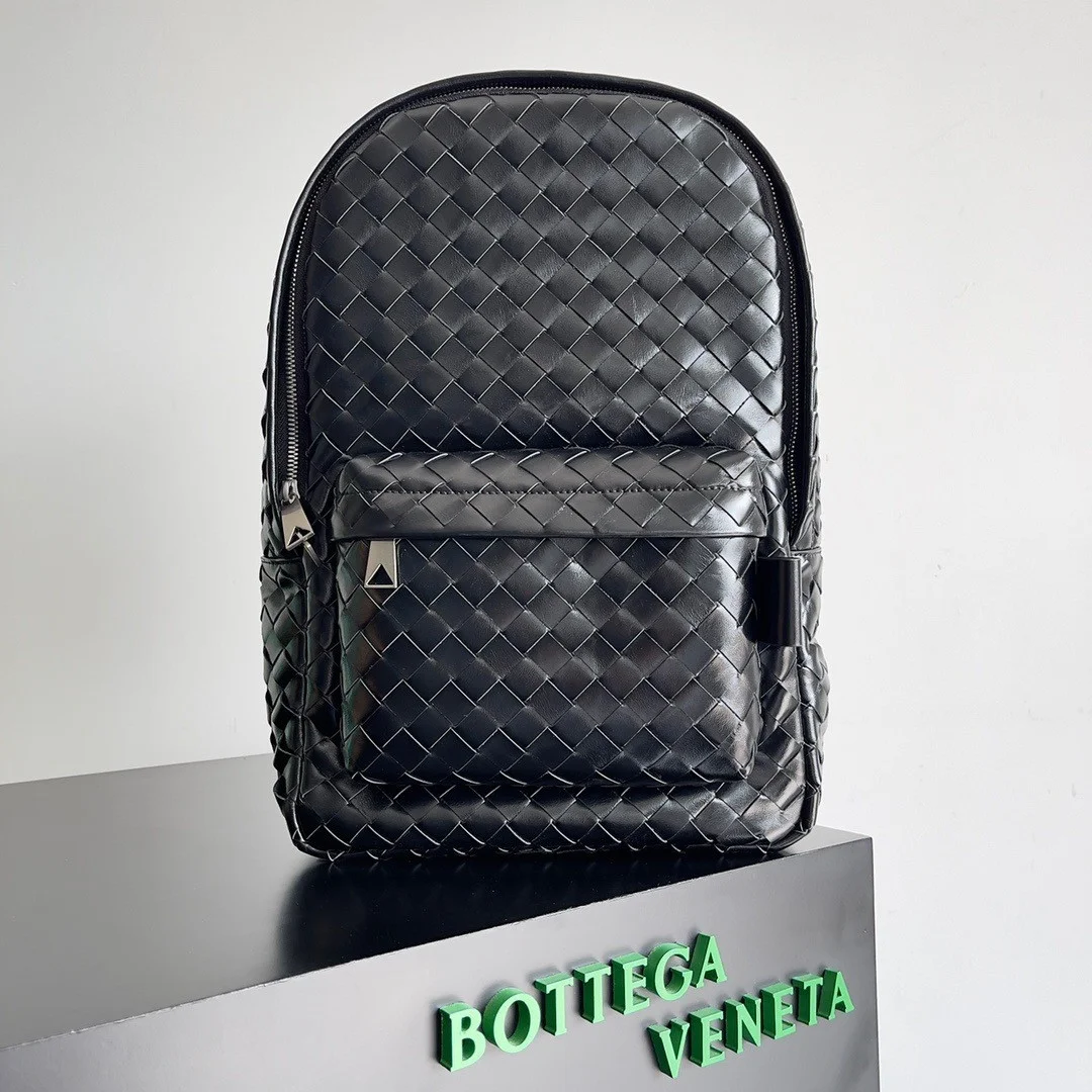 Bottega Veneta Small Backpack In Black Intrecciato Calfskin product view 7