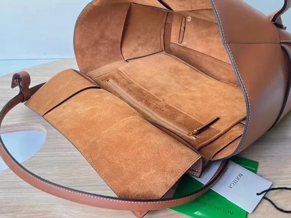 Bottega Veneta Arco Medium Bag In Caramel Intrecciato Calfskin product view 9
