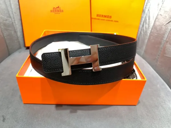 Hermès Black Reversible Belt with Silver-Tone Wide H Buckle product view 2