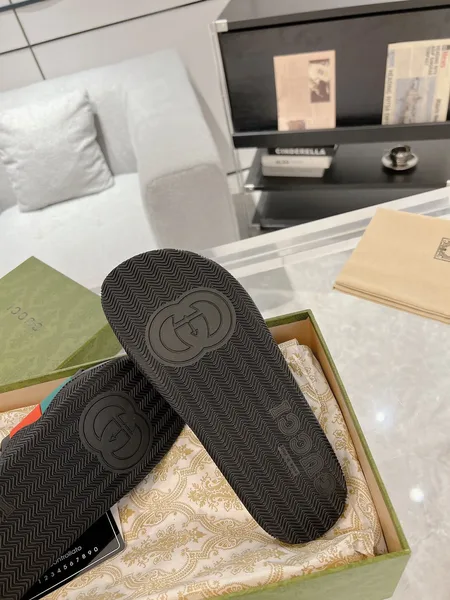 Gucci Slide Sandals Black Green Red product view 9