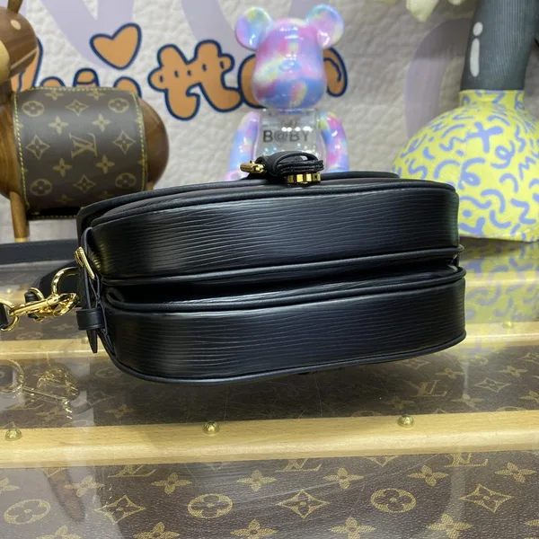 Louis Vuitton M23469 Saumur BB Saddle Bag Black product view 4