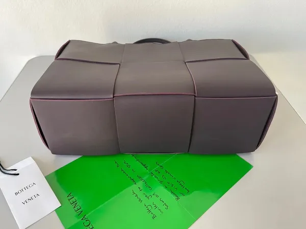 Bottega Veneta Arco Medium Tote In Fondant Intrecciato Lambskin product view 2