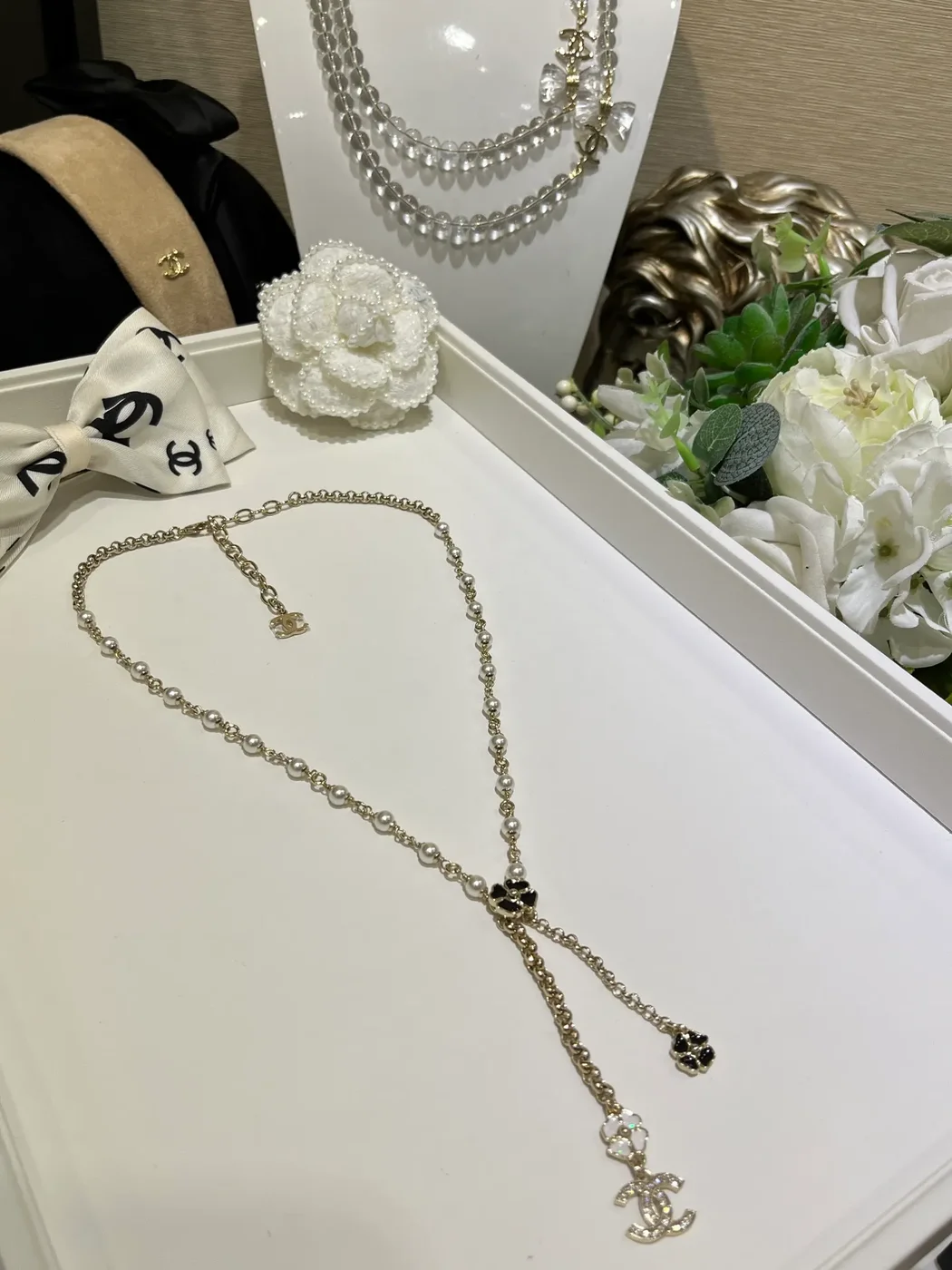 Chanel Camellia Pearl-Effect Y Necklace Black White and Gold-Tone product view 4