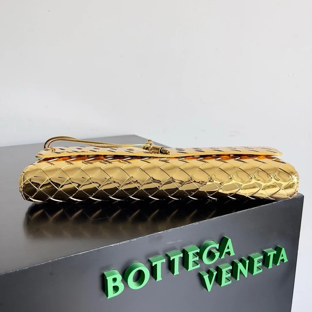Bottega Veneta Andiamo Clutch with Handle in Gold Metallic Leather product view 5