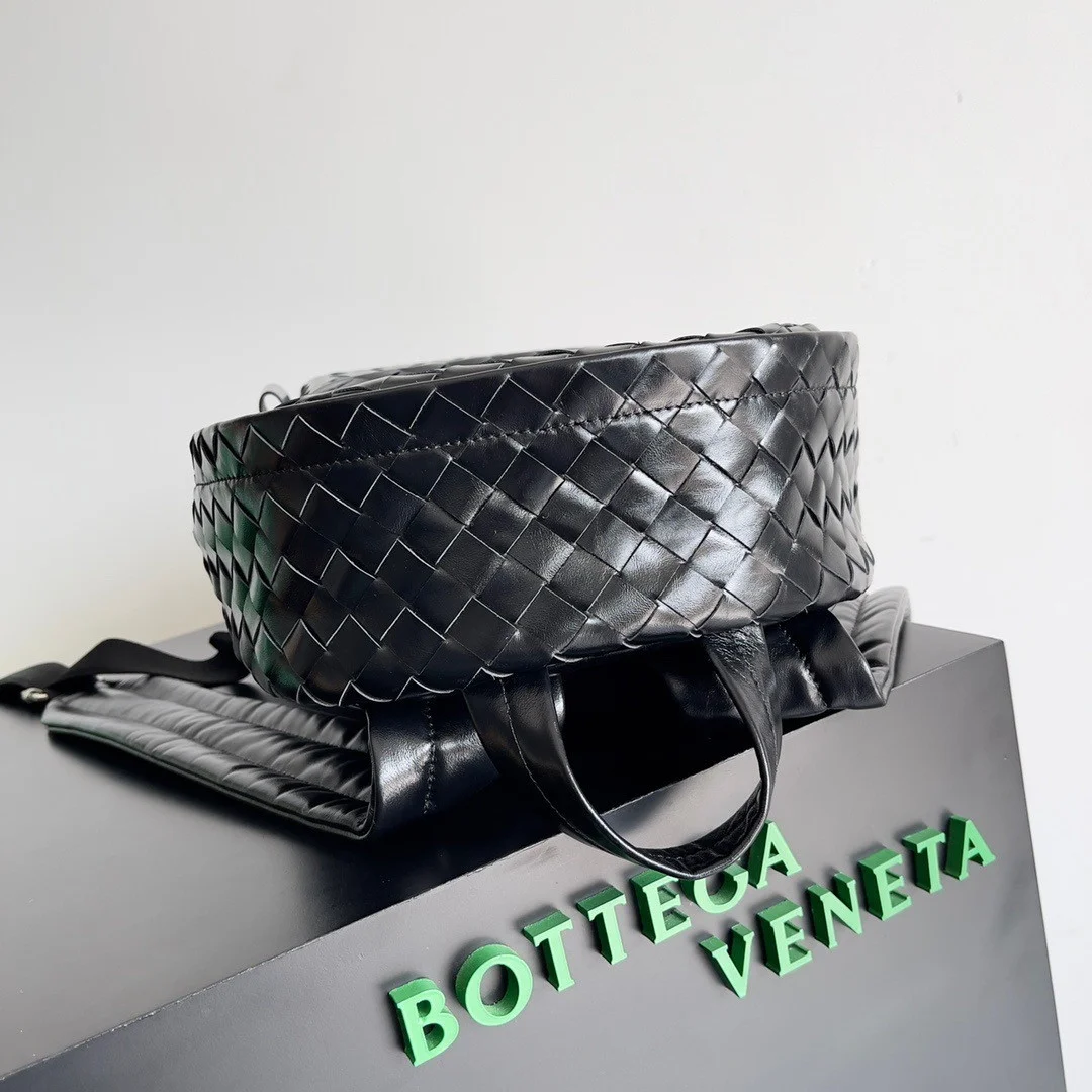 Bottega Veneta Small Backpack In Black Intrecciato Calfskin product view 4