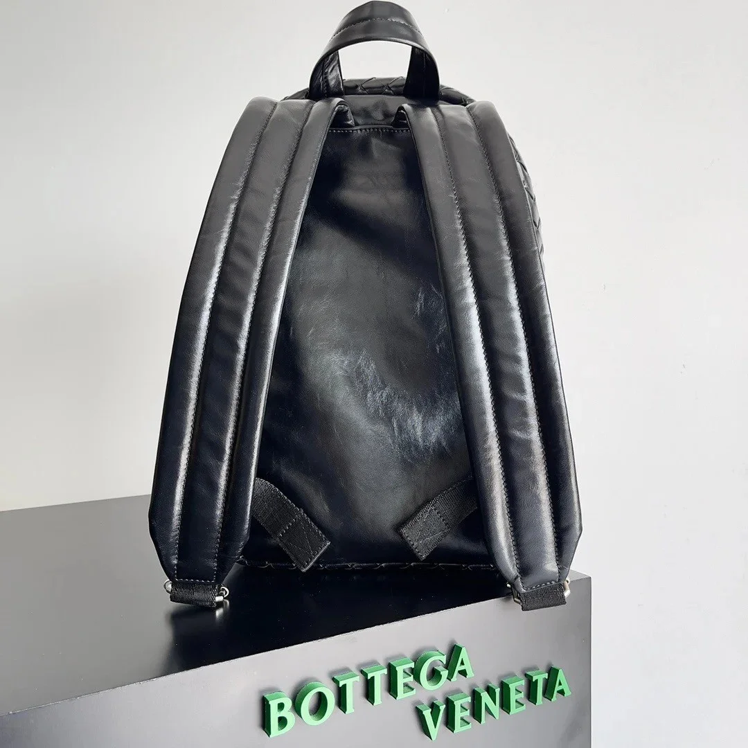 Bottega Veneta Small Backpack In Black Intrecciato Calfskin product view 2