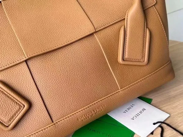Bottega Veneta Arco Medium Bag In Caramel Grained Leather product view 4