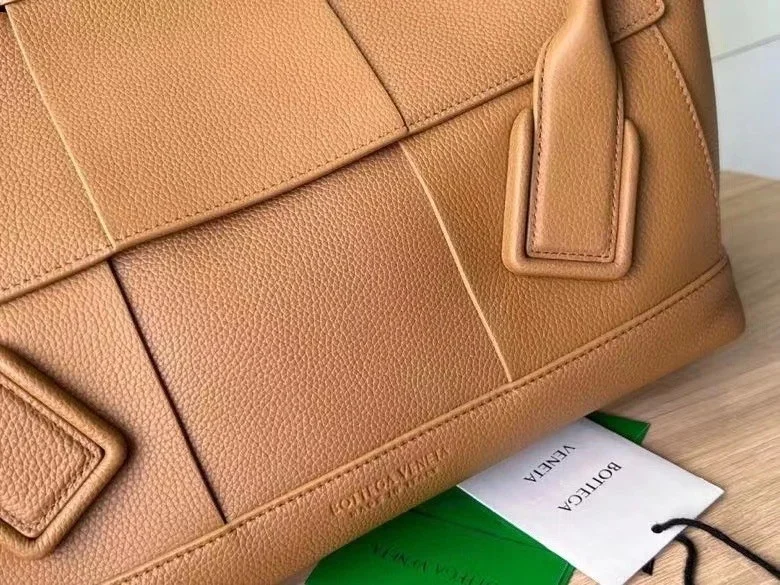 Bottega Veneta Arco Medium Bag In Caramel Grained Leather product view 4