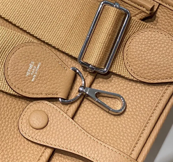 Hermes Evelyne III 29 Bag in Chai Clemence Leather product view 9