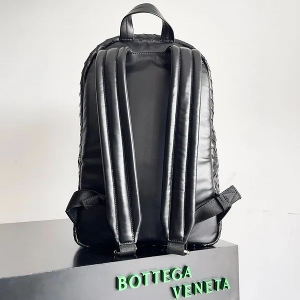 Bottega Veneta Medium Backpack In Black Intrecciato Calfskin product view 5