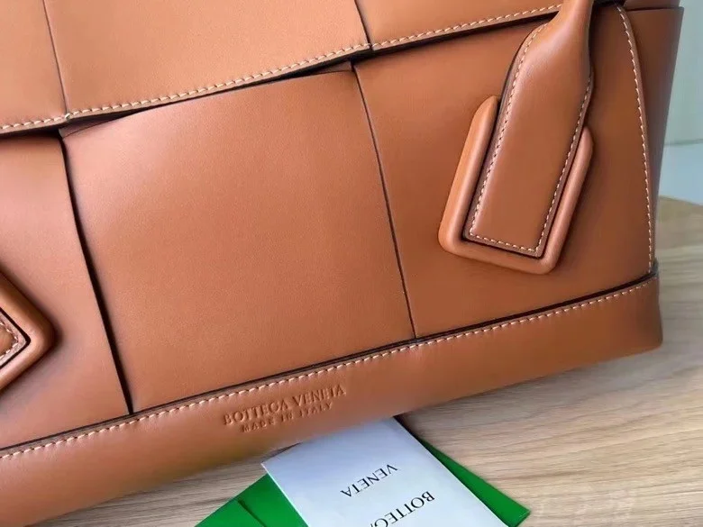 Bottega Veneta Arco Medium Bag In Caramel Intrecciato Calfskin product view 4