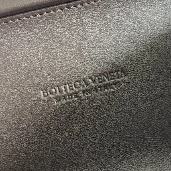 Bottega Veneta Knot Clutch with Chain in Fondant Intrecciato Lambskin product view 10