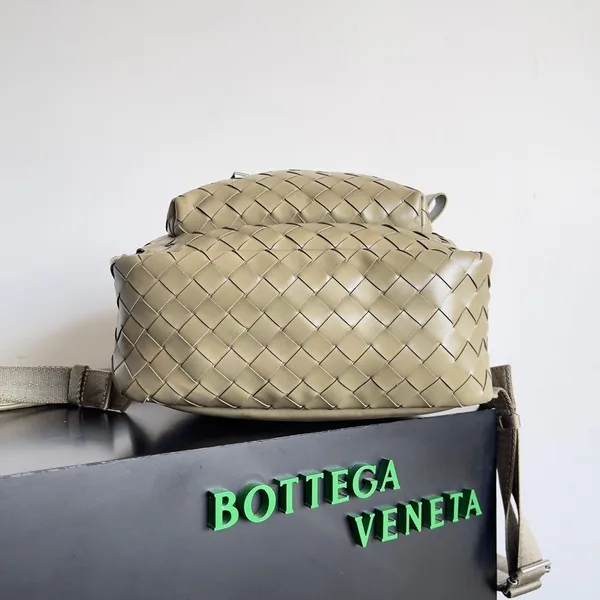 Bottega Veneta Small Backpack In Taupe Intrecciato Calfskin product view 4