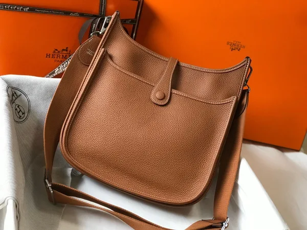 Hermes Evelyne III 29 Bag In Gold Clemence Leather product view 2