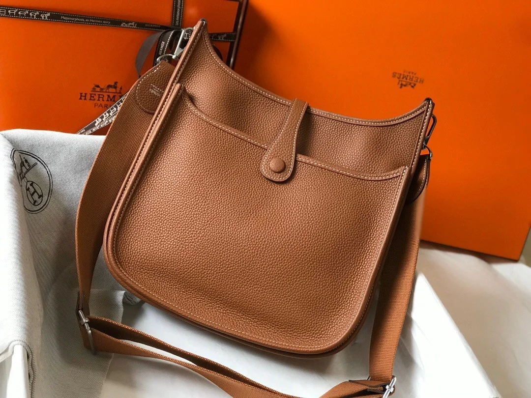Hermes Evelyne III 29 Bag In Gold Clemence Leather product view 2