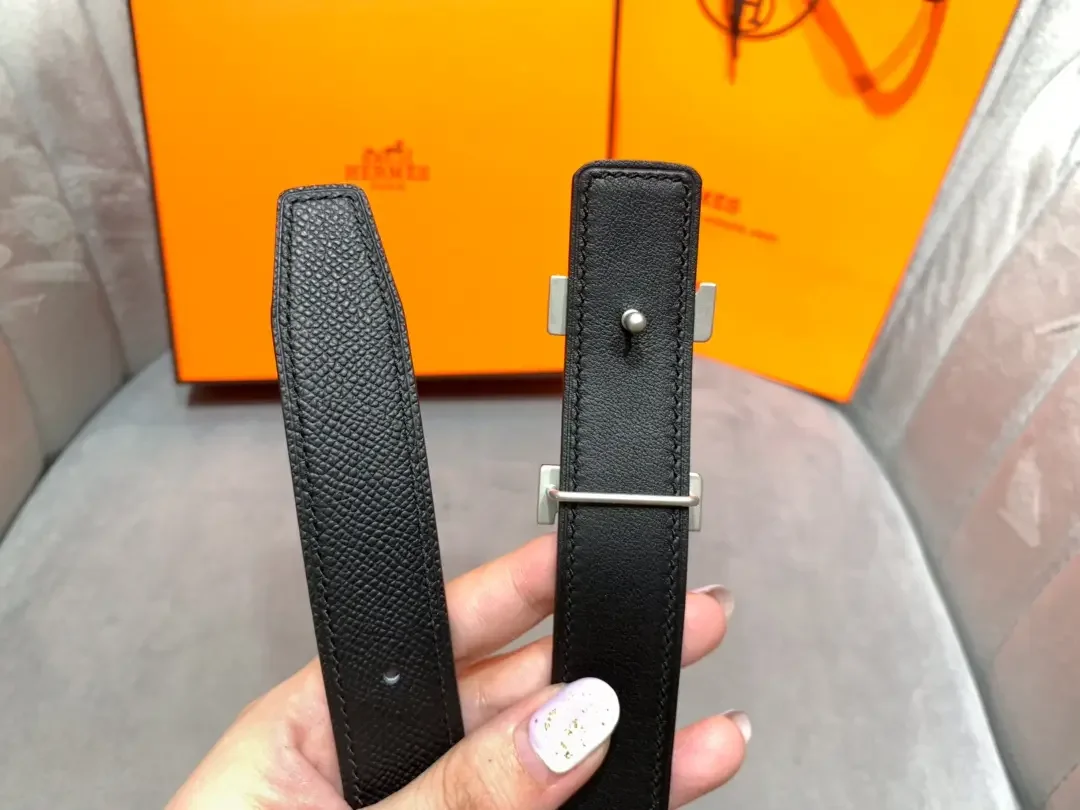 Hermès Black Reversible Belt with Silver-Tone Wide H Buckle product view 7