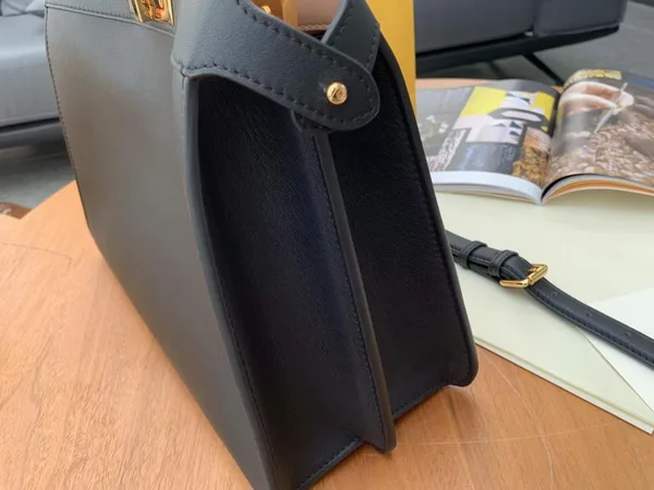 Fendi Peekaboo ISeeU Medium Bag In Black Calfskin product view 4