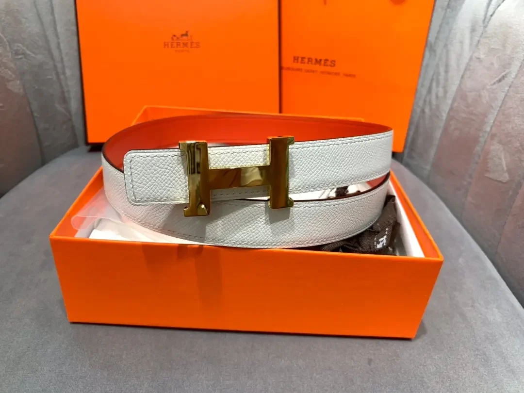 Hermès White/Red Reversible Belt with Gold-Tone Wide H Buckle product view 2