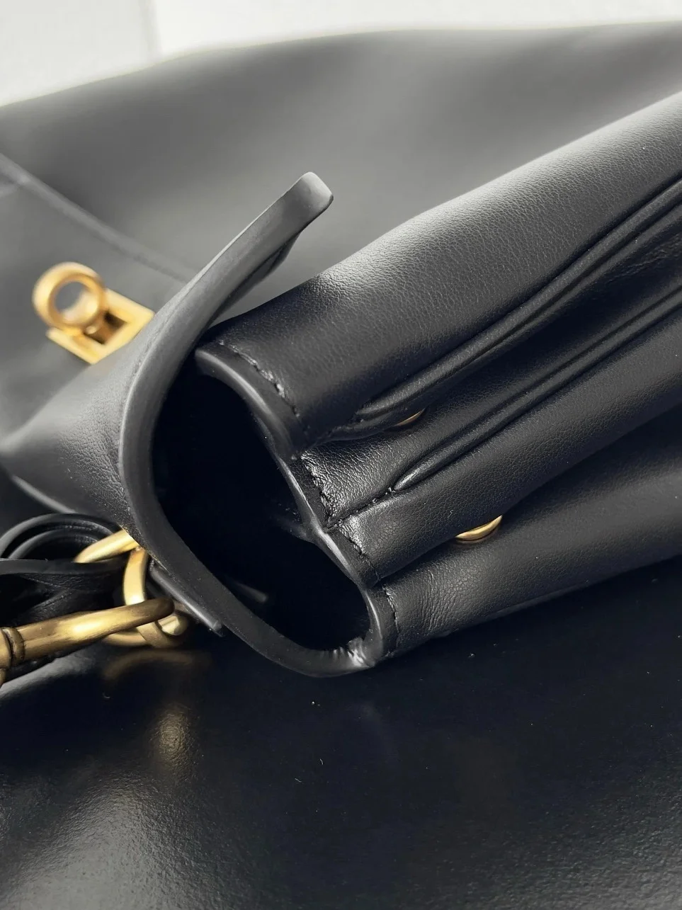 Balenciaga Rodeo Medium Bag in Black Calfskin product view 4