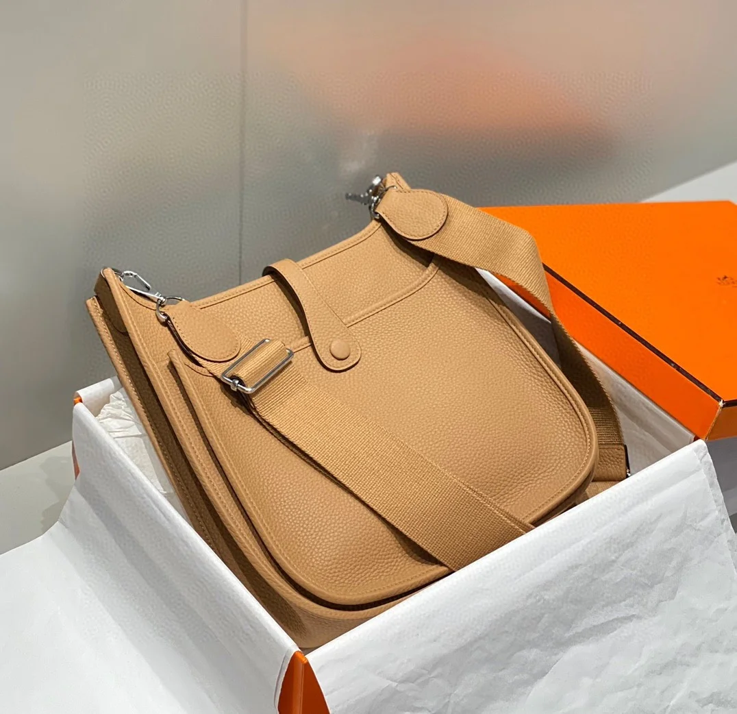 Hermes Evelyne III 29 Bag in Chai Clemence Leather product view 2