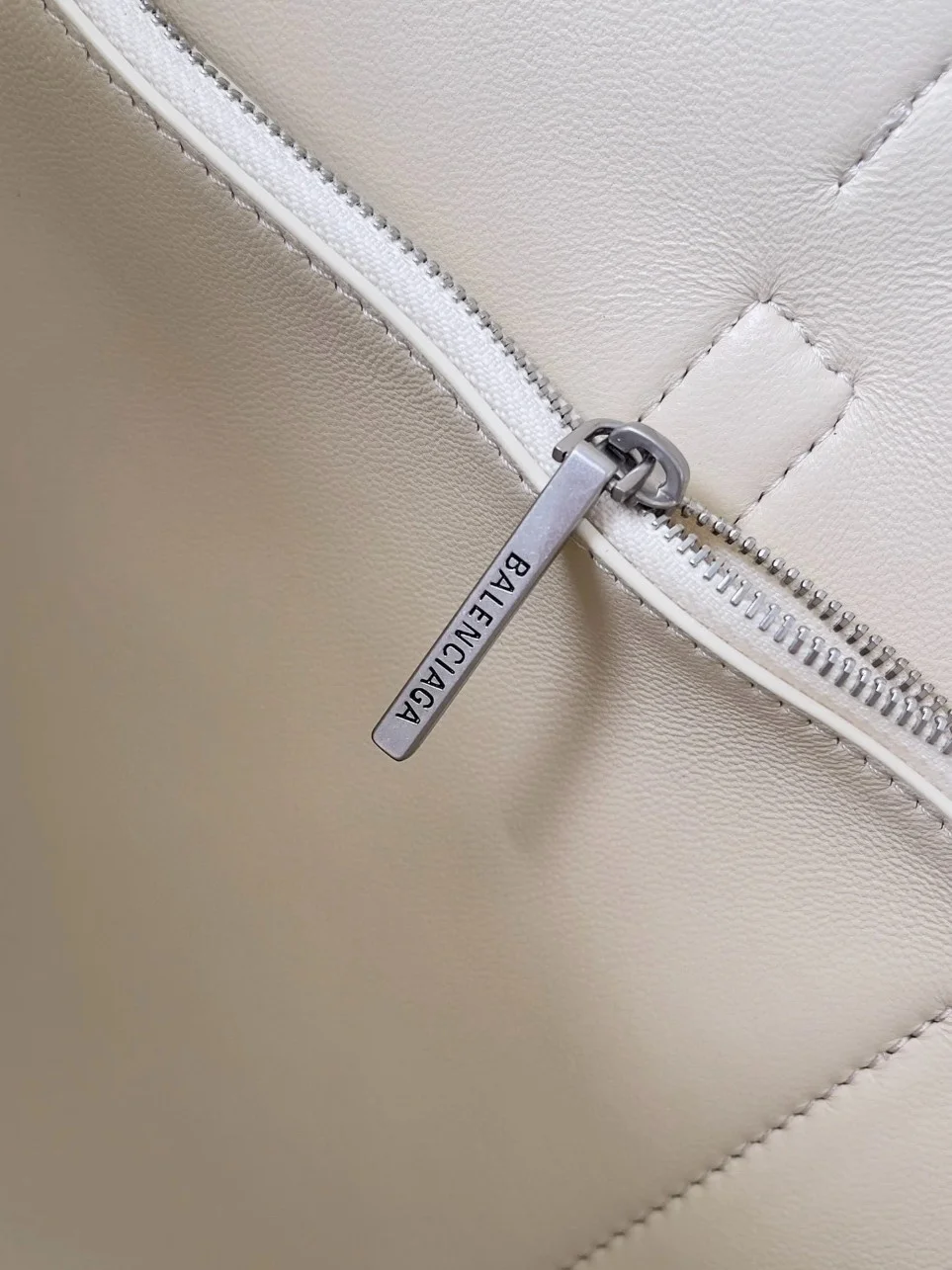 Balenciaga Bel Air Carry All Medium Bag in Beige Calfskin product view 4