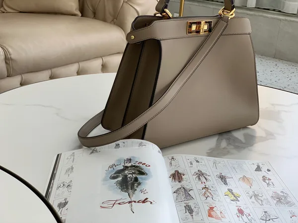 Fendi Peekaboo ISeeU Medium Bag In Grey Calfskin product view 3