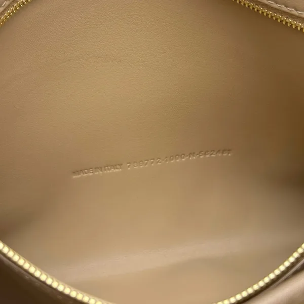 Balenciaga Rodeo Medium Bag in Latte Calfskin product view 3