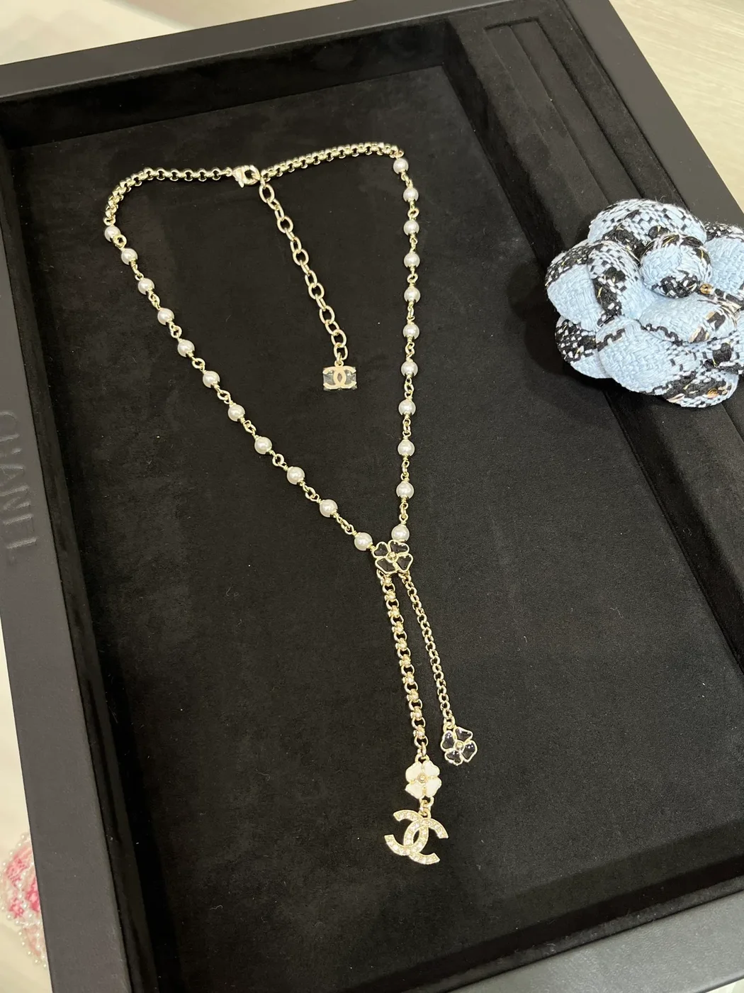 Chanel Camellia Pearl-Effect Y Necklace Black White and Gold-Tone product view 1