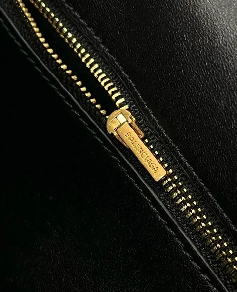 Balenciaga Rodeo Large Bag in Black Calfskin product view 2