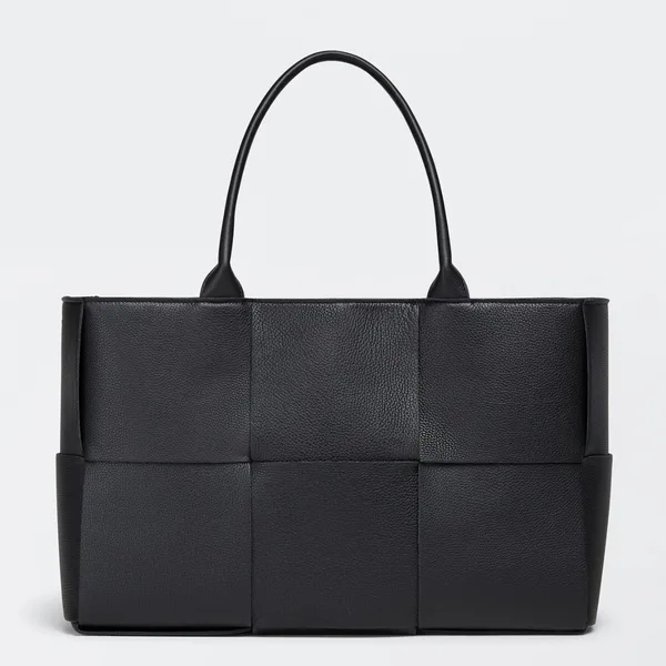Bottega Veneta Arco Medium Tote In Black Intrecciato Calfskin product photo