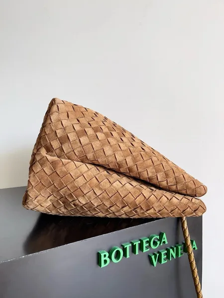 Bottega Veneta Andiamo Large Bag in Brown Suede Intrecciato Leather product view 2