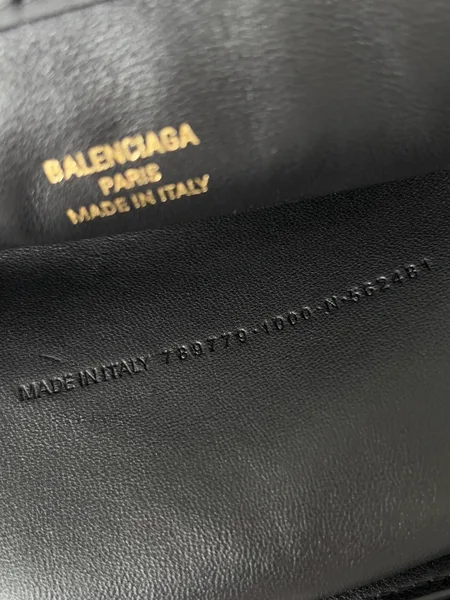 Balenciaga Rodeo Medium Bag in Black Calfskin product view 9