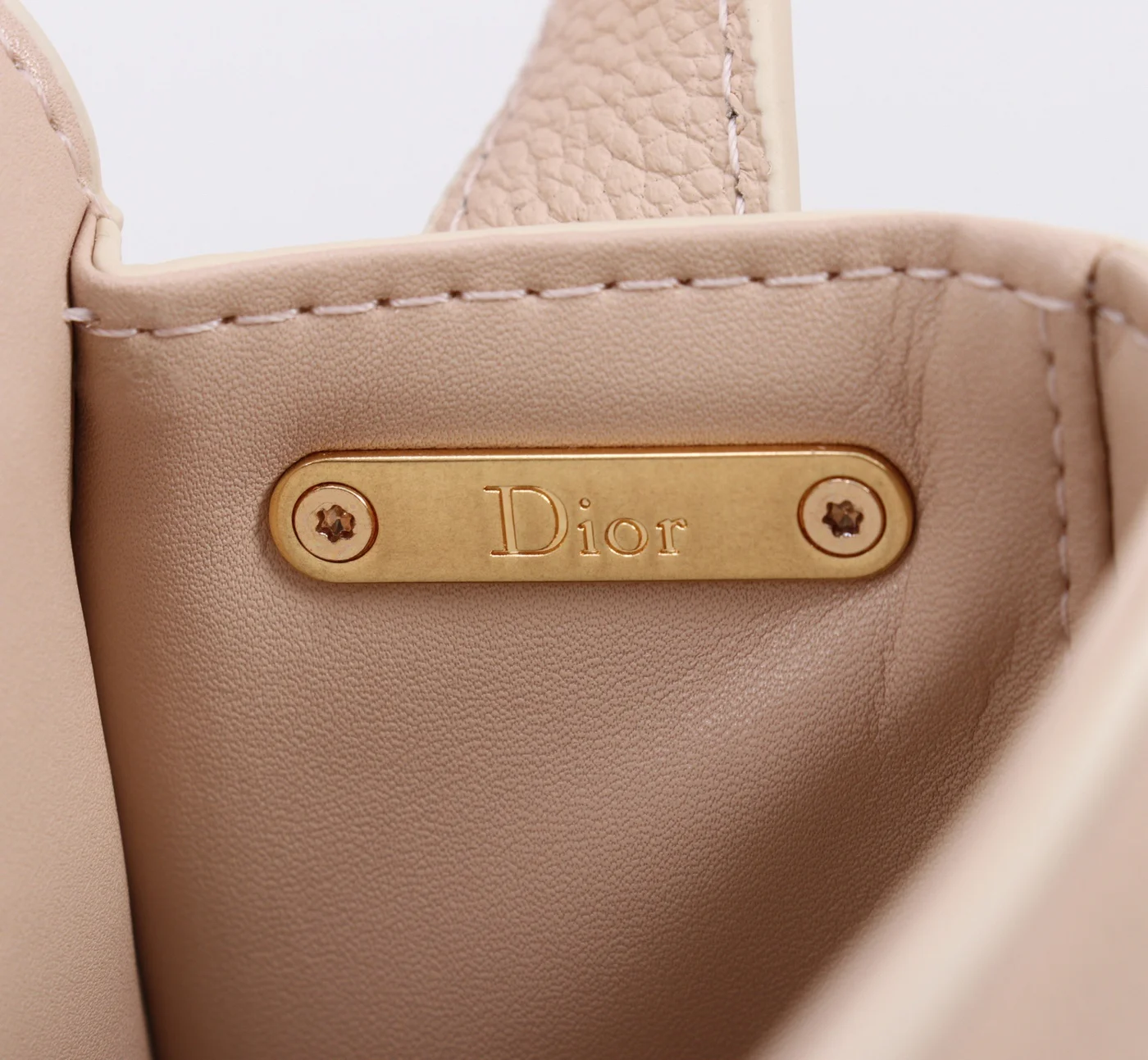 Medium Dior Médaillon Flap Bag — Light Pink product view 9