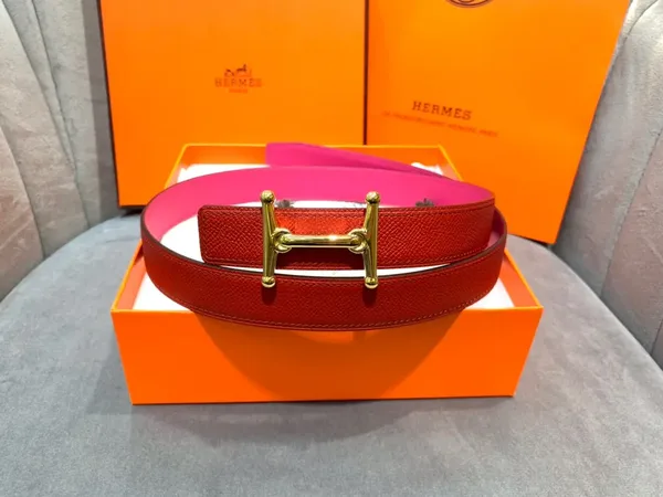 Hermès Red/Bright Pink Reversible Belt with Gold-Tone Stirrup-Style H Buckle product view 5