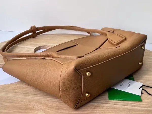 Bottega Veneta Arco Medium Bag In Caramel Grained Leather product view 2