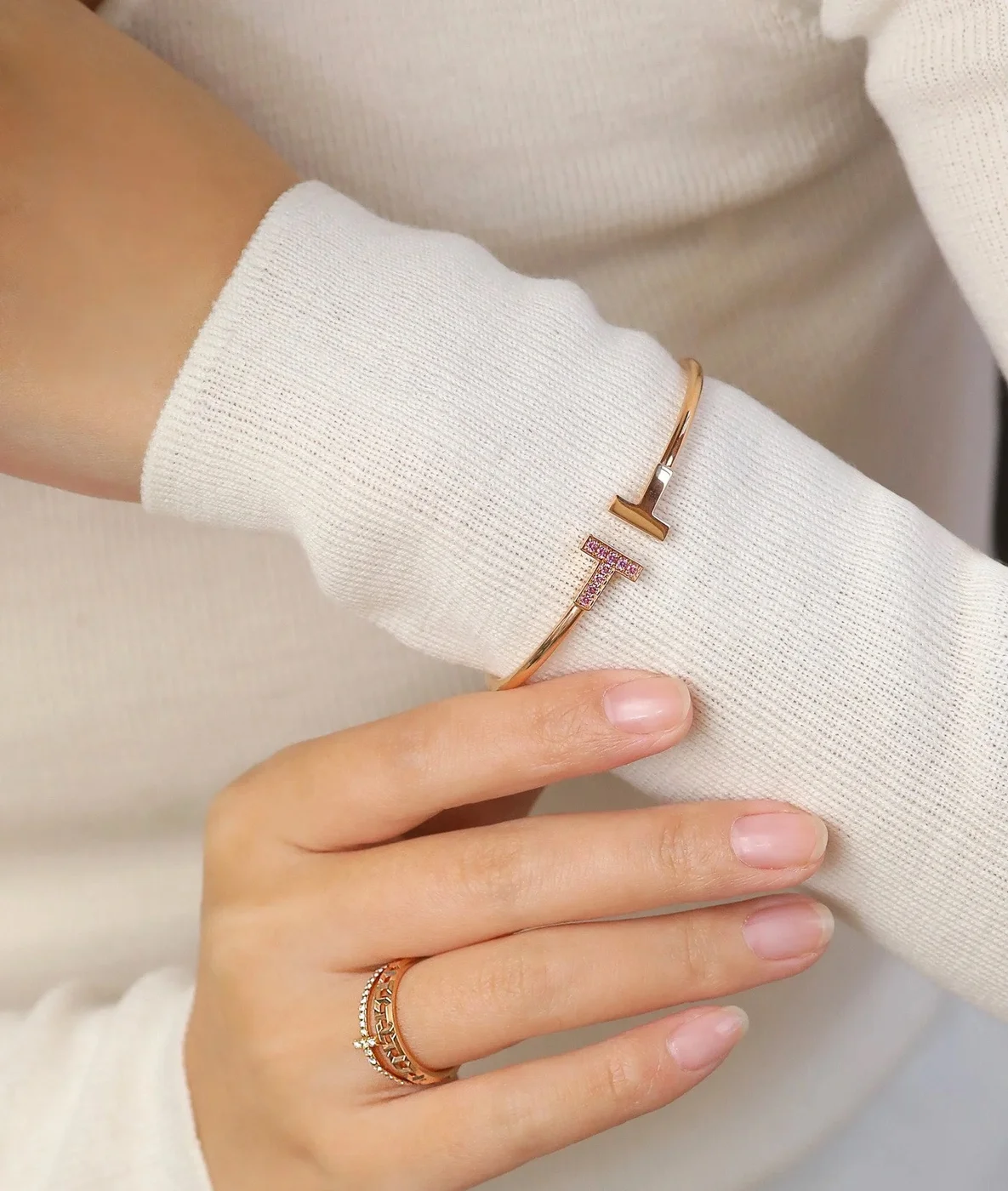Tiffany & Co. Double T Pink Pavé-Effect Bangle Rose-Tone product view 6