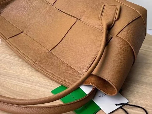 Bottega Veneta Arco Medium Bag In Caramel Grained Leather product view 3