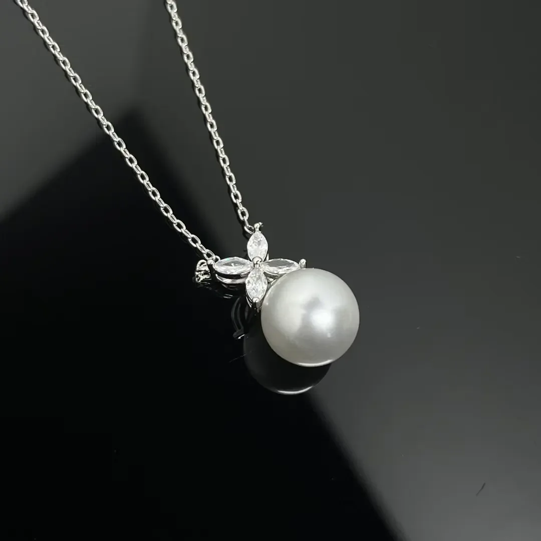 Tiffany & Co. Victoria Flower Pearl-Effect Pendant Necklace Silver-Tone product view 1