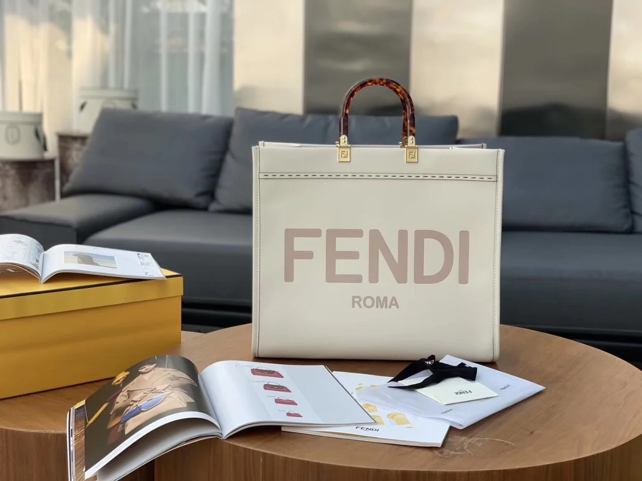 Fendi Sunshine Large Tote Bag In White Calfskin product view 4