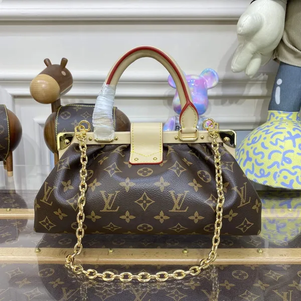 Louis Vuitton M46544 Monogram Clutch product view 2